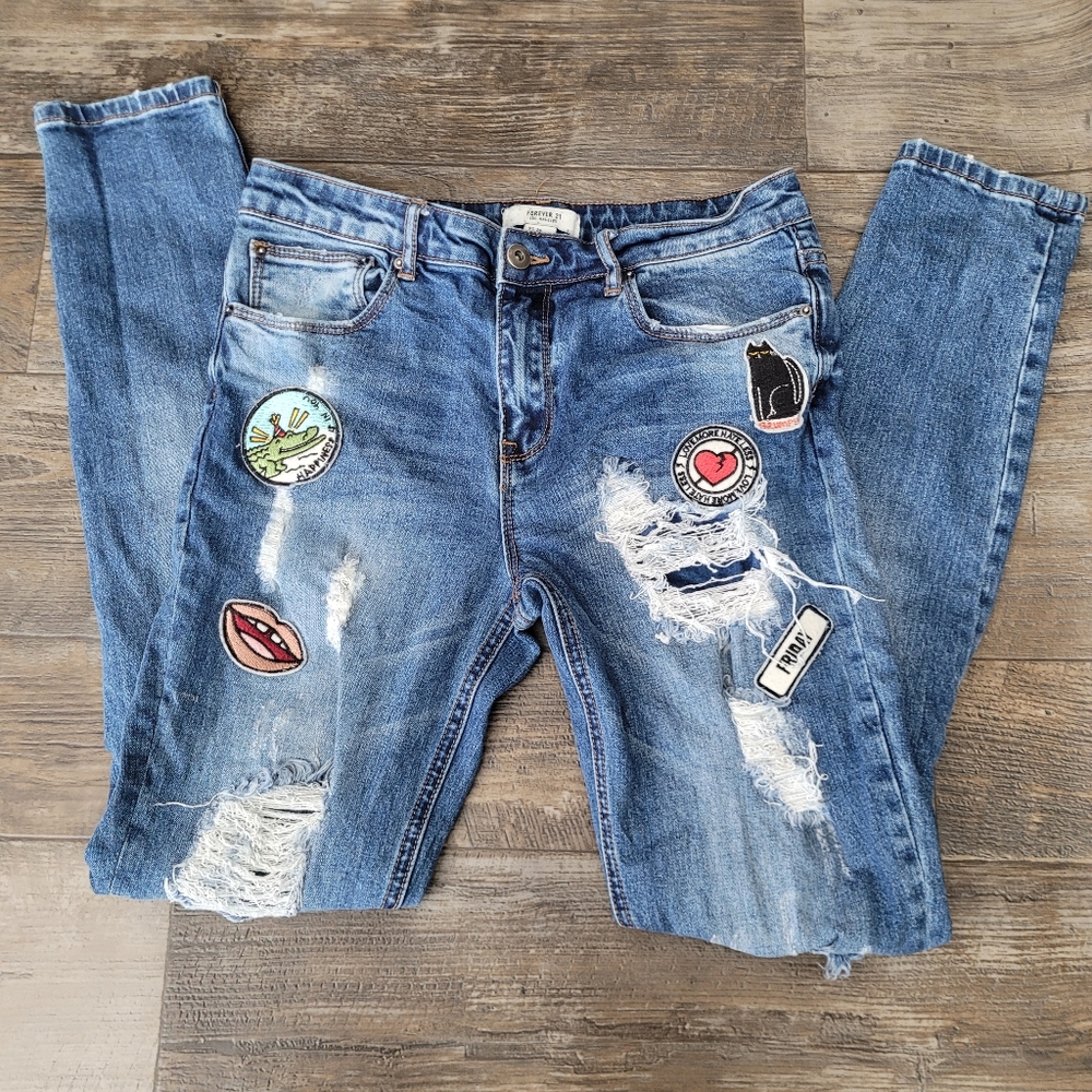 Forever 21 sz 26 Jeans Skinny Patches Ripped high rise light wash